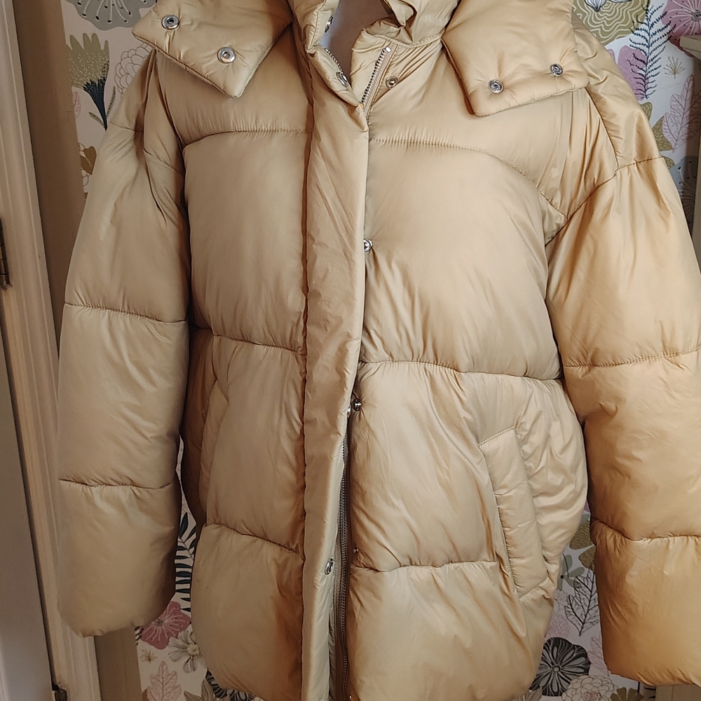 Abercrombie & Fitch Women's Beige Puffer Jacket - Picture 4 of 12